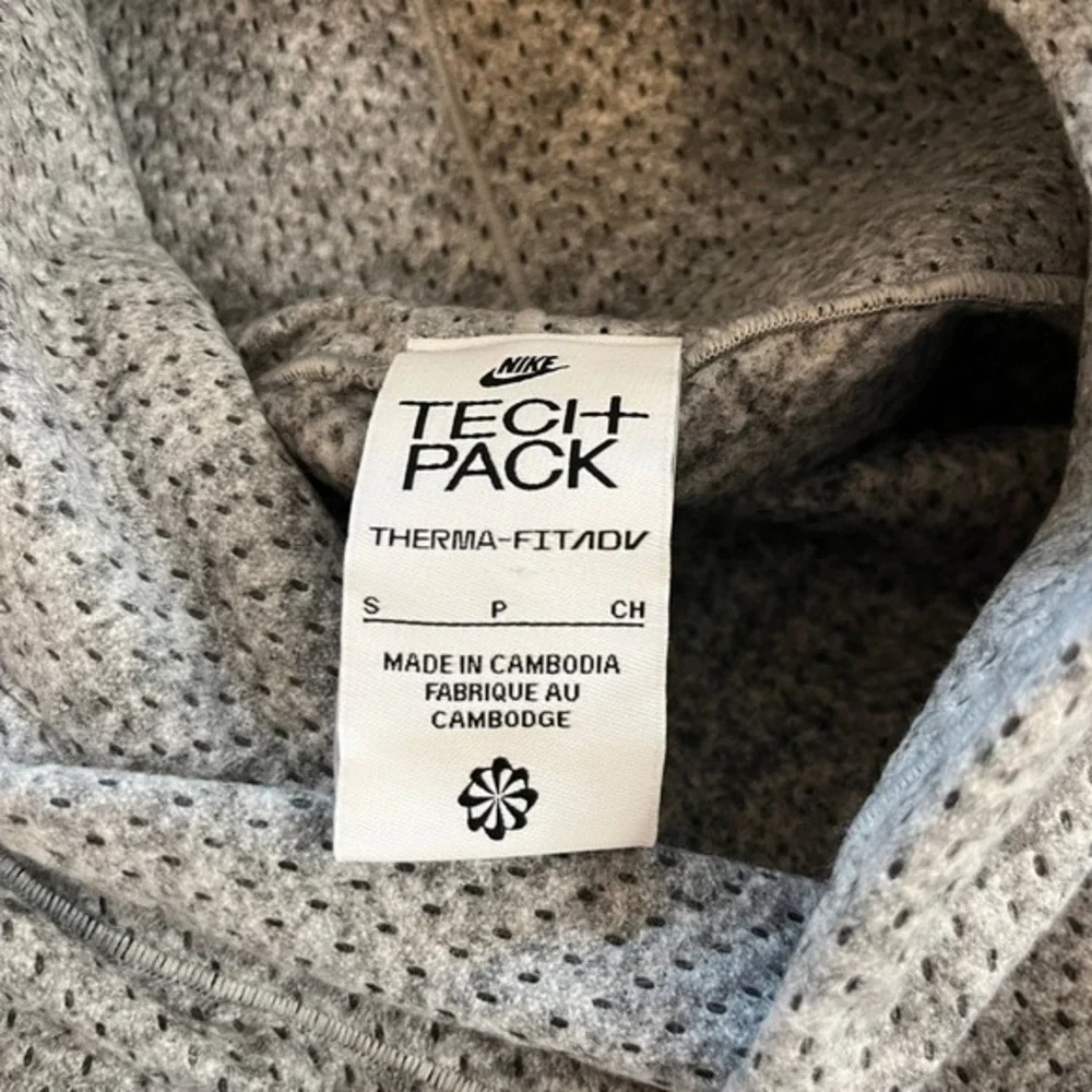 Nike Tech Pack Therma Fit‎ Adv Hoodie Pullover Gray Women's Size S